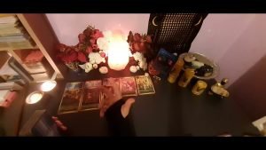 Leia mais sobre o artigo Aklimdaki kisinin niyeti ne/onun gözünde ben nasıl birisiyim/güncel tarot acilimi