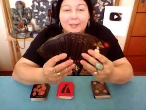 Leia mais sobre o artigo MOÇAS BONITAS FALAM DE REVELAÇÕES NO AMOR –  #tarotresponde #velda #amor  TAROT RESPONDE OFICIAL