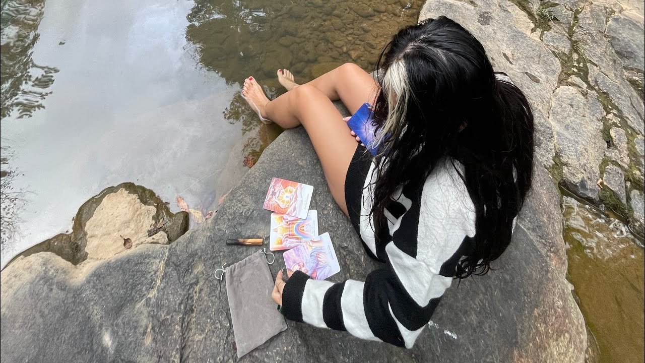 Leia mais sobre o artigo Nguyệt Thực Trăng Rằm – Thông điệp ngẫu nhiên | Chi de Papillon