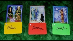 Leia mais sobre o artigo VŨ TRỤ MUỐN NHẮN NHỦ ĐIỀU GÌ VỚI BẠN TRƯỚC KHI BƯỚC VÀO THÁNG 12 YÊU THƯƠNG? @EvelynTarot