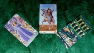 Leia mais sobre o artigo AI CHỈ MUỐN BÊN BẠN LÚC NÀY? TẠI SAO? @EvelynTarot