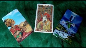 Leia mais sobre o artigo AI ĐANG YÊU BẠN MỘT CÁCH SÂU SẮC ? TẠI SAO?@EvelynTarot