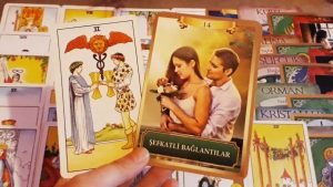 Leia mais sobre o artigo Aklımdaki Kişi Ne Hissediyor❣Ne Düşünüyor❣Detaylı Açılım🧿💯Tarot Yorumu