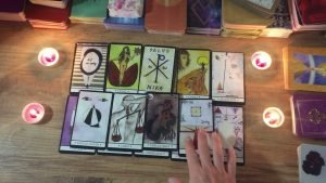 Leia mais sobre o artigo Aklımdaki Kişi Beni Arayacak Mı? Af Dileyecek Mi? Aramız Düzelecek Mİ? 💍 Tarot Açılımı 🔮
