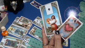 Leia mais sobre o artigo ⭐COMO A PESSOA AMADA ESTÁ EM RELAÇÃO A MIM HOJE? 🔮 | TAROT E CARTAS CIGANAS
