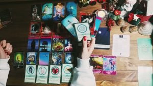 Leia mais sobre o artigo Merkür Retrosu Enerjilerinde Aklımdaki kişi Geri dönecek mi?#tarot #tarotreading #aklımdakikişi