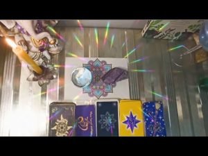 Leia mais sobre o artigo 🔥PREVISÃO COMPLETA🔥O QUE PENSA, O QUE SENTE E COMO VAI AGIR COM VOCÊ🔮Tarot responde..
