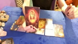 Leia mais sobre o artigo Siente la conexión? Que piensa cuando te piensa ? Emociones,  sentimientos. Palabras sueltas