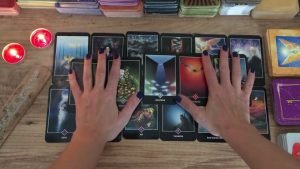 Leia mais sobre o artigo Aklımdaki Kişinin Derin Bilinçaltında Neler Var? Aklımdaki Kişi Tarot Açılımı 🔮