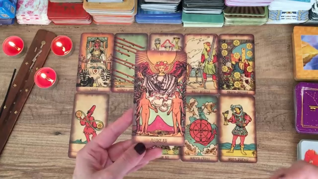 Leia mais sobre o artigo Aklımdaki Kişi İle Sonumuz Ne Olacak? 💍 Beklemeye Değer Mi? Aklımdaki Kişi Tarot Açılımı 💘