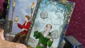 Leia mais sobre o artigo ¿Te compara con su pareja, quién sale ganando?😱👀🤔Tarot interactivo