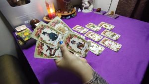 Leia mais sobre o artigo COMO A PESSOA AMADA TE VÊ?❤️ – Sacerdotisa Tarô e Baralho Cigano