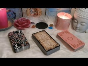 Leia mais sobre o artigo ✨¿CÓMO SERÁ TU PRÓXIMA PAREJA? DETALLES! 💝ELIGE UNA CARTA💝