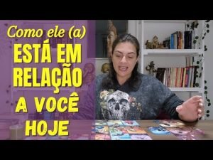 Leia mais sobre o artigo 🧐 COMO ele | a ESTÁ em RELAÇÃO a VOCÊ HOJE? tarot contou tudo!
