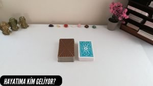 Leia mais sobre o artigo Hayatıma Kim Geliyor?💕Tarot