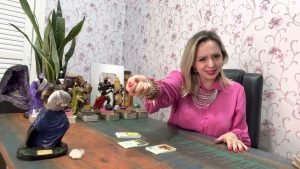 Leia mais sobre o artigo ORIXÁ MANDOU TE DIZER: Surpresas Inesperadas estão Chegando!