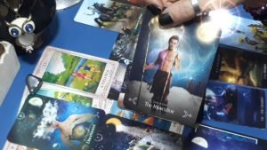 Leia mais sobre o artigo ⭐PENSAMENTOS E SENTIMENTOS DELE(A) NESTE MOMENTO POR VOCÊ! 🔮 | TAROT E CARTAS CIGANAS