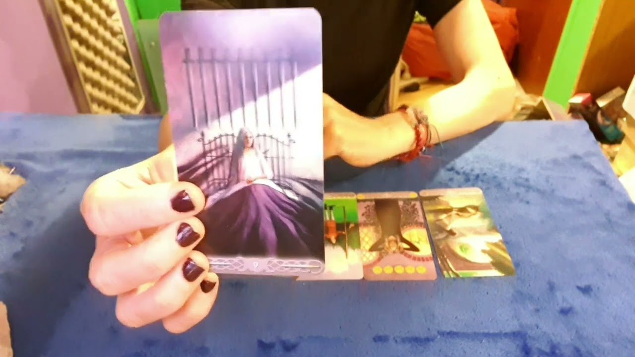 No momento, você está visualizando Que siente cuando te ve cara a  cara  o  ve  tus fotos/ estados o publicaciones. Palabras sueltas.