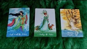 Leia mais sobre o artigo NGƯỜI ĐANG NHỚ ĐẾN BẠN LÀ AI? HỌ NGHĨ GÌ ?@EvelynTarot