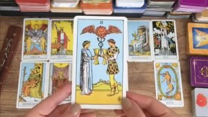 Leia mais sobre o artigo Sonumuz Ne Olacak? 💯 Aramızda Neler Yaşanacak? 💯 Aklımdaki Kişi Tarot Açılımı ♥️