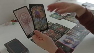 Leia mais sobre o artigo Tamam mı Devam mı? Her Şey Bitti mi? Tarot