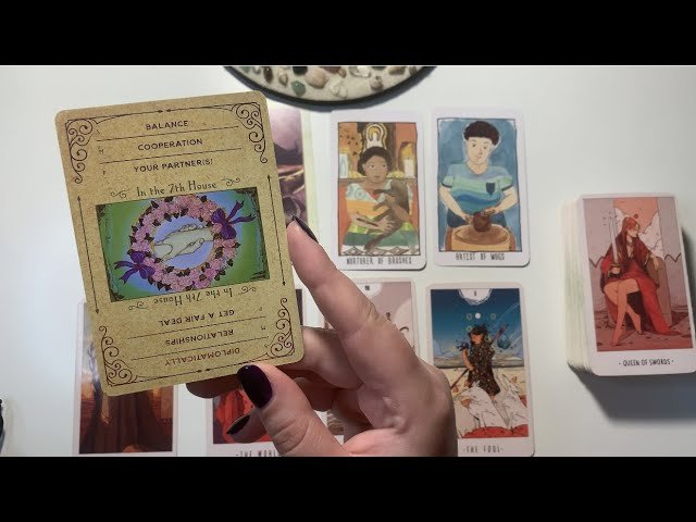 Leia mais sobre o artigo Zbog cega se KAJE tvoja osoba? 🙍🏼‍♂️🙎🏾 Biraj tarot grupu 🪐 bezvremensko 💫