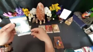Leia mais sobre o artigo Aklınızdaki kişinin size davranışları nasıl olacak/güncel süreçteki tavırları/tarot