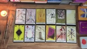Leia mais sobre o artigo Ona Dair Bilmem Gerekenler Ne? Benden Sakladıkları Neler? Aklımdaki Kişi Tarot Açılımı 💕