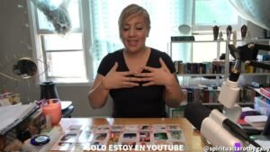 Leia mais sobre o artigo Te miro y se enamoro, el Universo le ah guiado hacia ti. Nuevo amor #tarot #tarotamor #tarotgratis