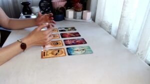 Leia mais sobre o artigo Aklınızdaki Kişi İle Sürecinizde Neler Var? #tarot #süperteşekkür #tarotreading