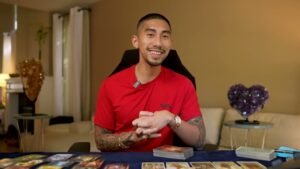 Leia mais sobre o artigo Capricorn ♑️ The GHOST Has Finally Made Their Return.. 🫣 June 25-30 Tarot Reading