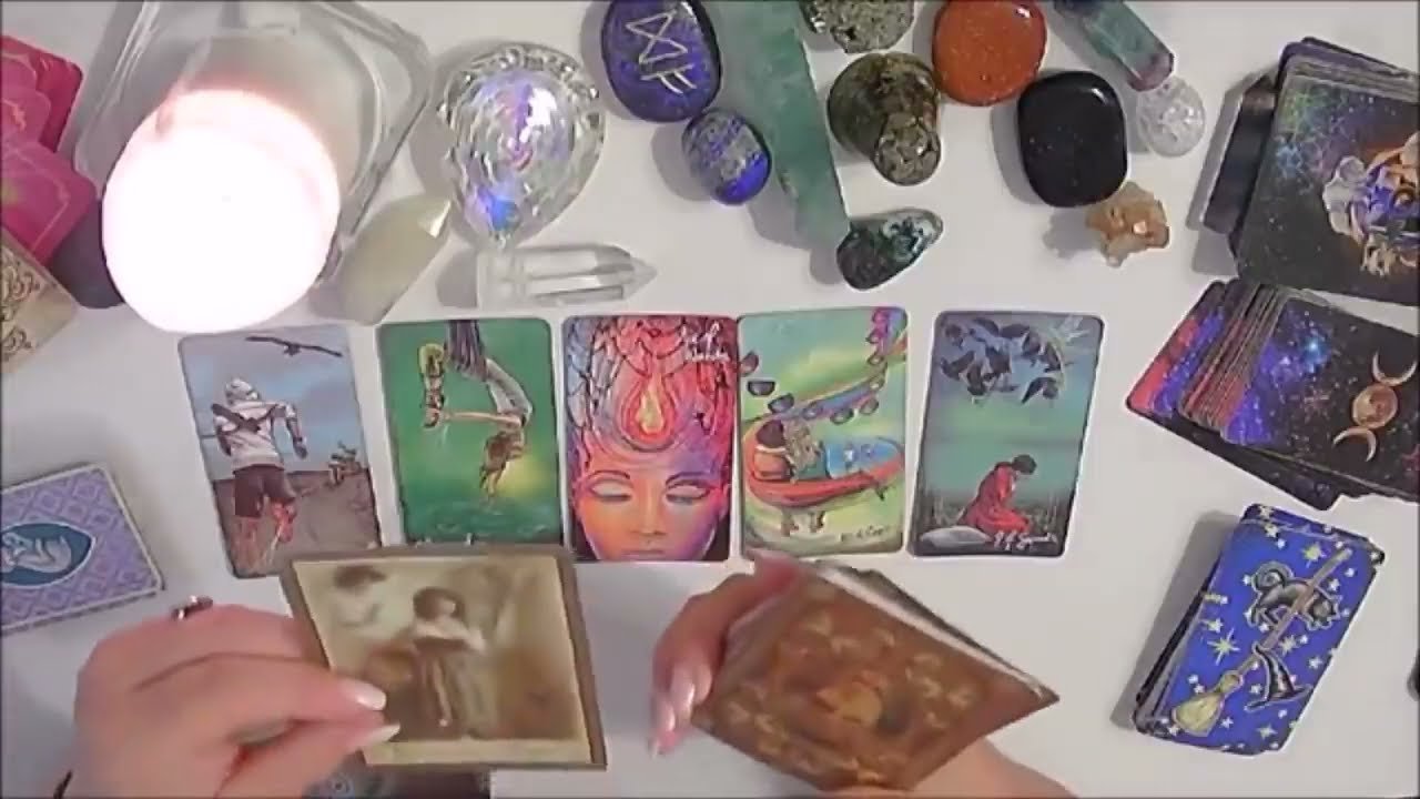 No momento, você está visualizando CO On/Ona CZUJE do Ciebie?💖 TAROT #5 czytanie ogólne, PRZYPOMINAJĄCE  bez czasowości każdy  ZNAK