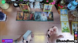 Leia mais sobre o artigo 💜ALGUIEN SE MUERE POR TI‼️PERO LUCHA CONTRA SUS SENTIMIENTOS🔥LO QUE HARÁ..😱¿JUEGA CONTIGO?🍃HOYTAROT💜