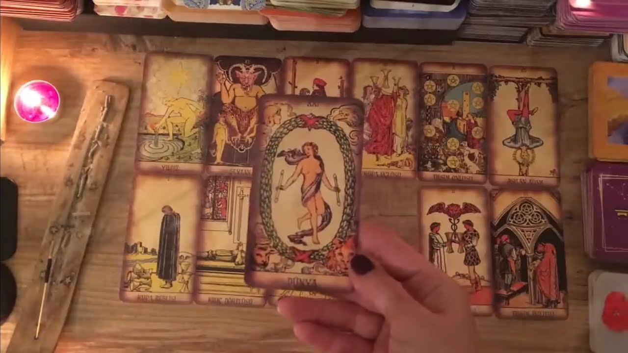 Leia mais sobre o artigo Geçmiş, Gündem, Yakın Gelecek? Aklımdaki Kişi DETAYLI Tarot Açılımı 💞