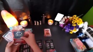 Leia mais sobre o artigo O sizinleyken nasıl hissediyor ve ne düşünüyor/#tarot