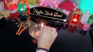 Leia mais sobre o artigo 🕯PERSON ON YOUR MIND- UNKI CURRENT TRUE FEELINGS- HIS/HER FEELINGS- HINDI TAROT READING CANDLE WAX