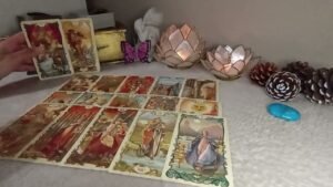 Leia mais sobre o artigo ✨🦋 PASADO, PRESENTE Y FUTURO de este vínculo🦋✨ Tarot interactivo