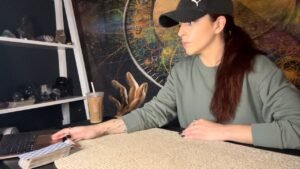 Leia mais sobre o artigo ALL SIGNS QUICKIE 🔥 Who’s coming TOWARD you?! ❤️ July 8 – 14 2023 🥰😍