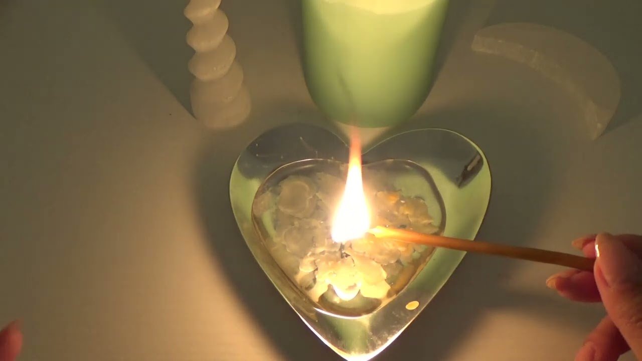 No momento, você está visualizando Candle Wax 🪔😍🌑🔥Full Moon Energies!! Collective Messages🕯️🥰Timeless