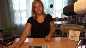 Leia mais sobre o artigo El amor si es para ti, llegara alguien cuando menos te lo esperes #tarot #tarotreading #tarotgratis