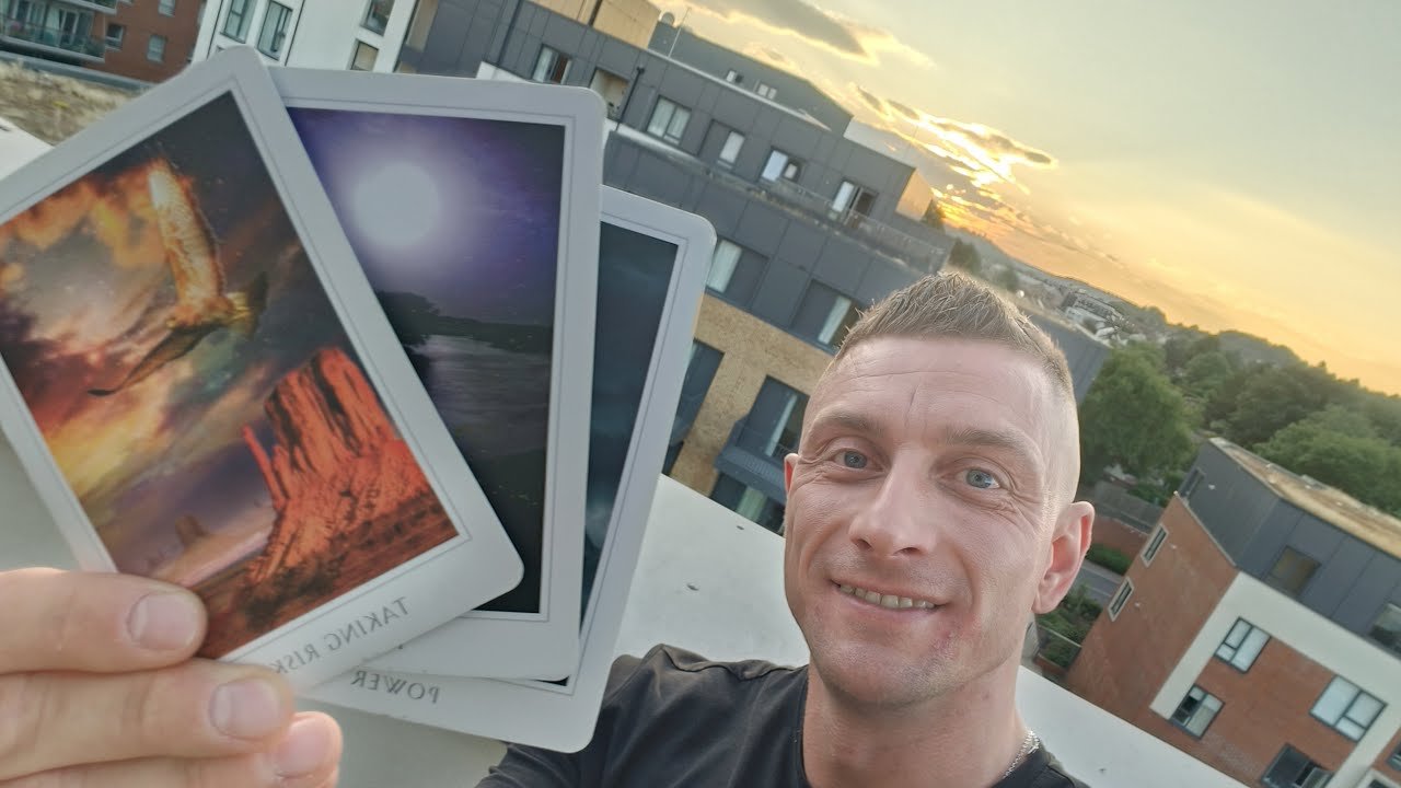 No momento, você está visualizando LIPIEC 2023 | Tarot Miesieczny | Praca⚒️ Finanse🤑 Miłość😍 | WSZYSTKIE ZNAKI