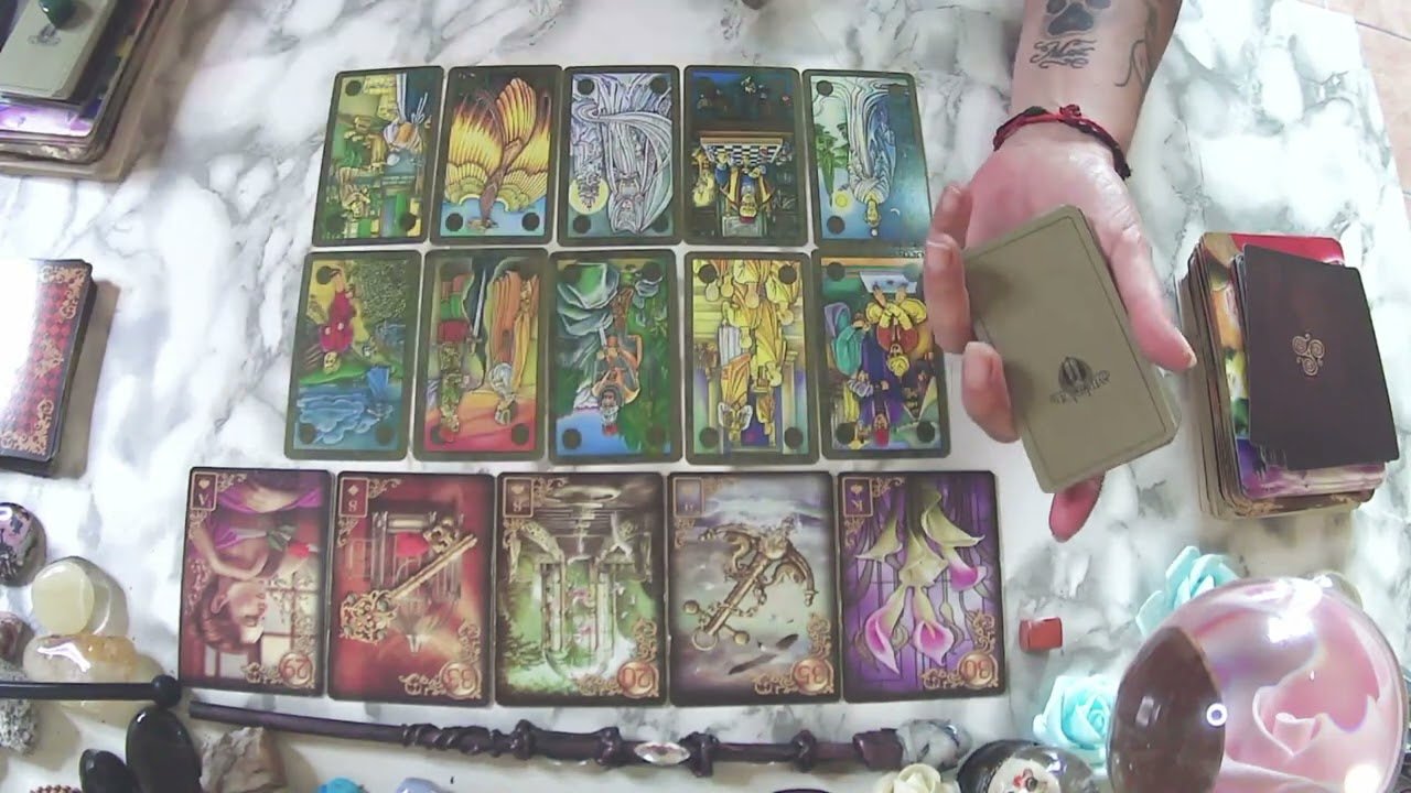 No momento, você está visualizando MENSAJE DE TU YO DEL FUTURO – TAROT INTERACTIVO GRATUITO