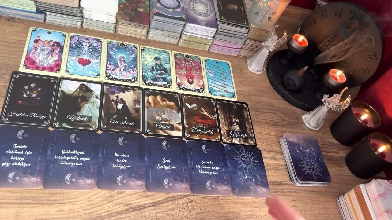 No momento, você está visualizando Tam Şu Anda Ne Hissediyor? Ne Düşünüyor? Ne Planlıyor? Aklımdaki Kişi Tarot Açılımı 💞