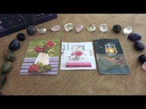 Leia mais sobre o artigo Tarot: NIỀM VUI NÀO ĐANG CHÀO ĐÓN BẠN