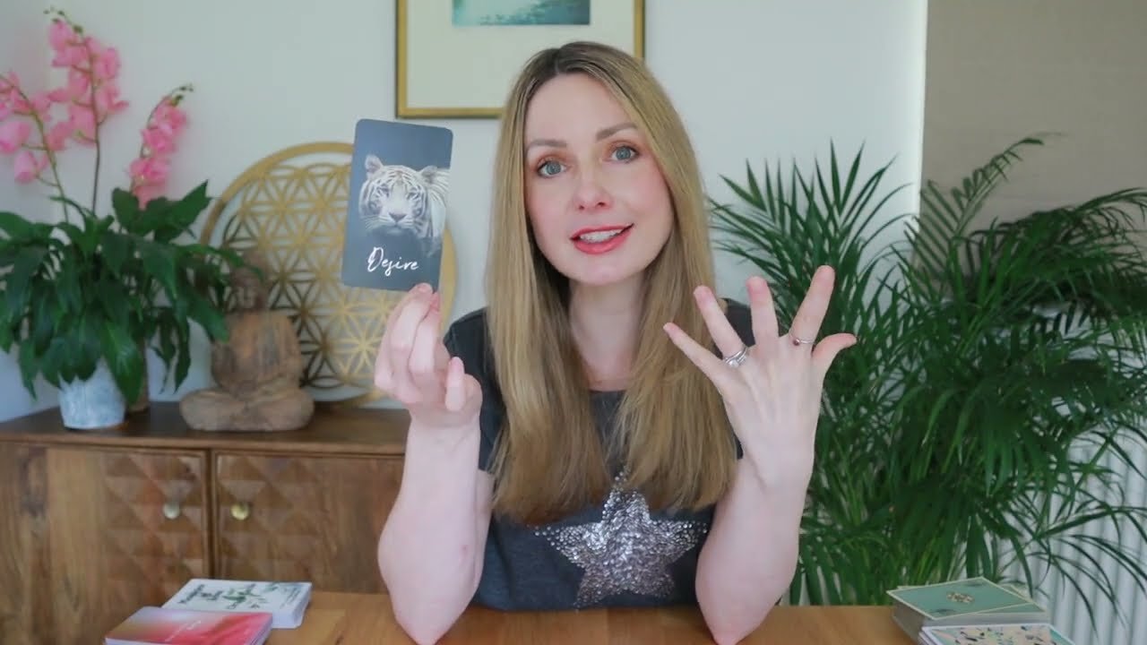 No momento, você está visualizando THEY ARE EXTREMELY TEMPTED BY YOU!! The Heat is ON!🔥🔥🔥Love tarot messages