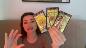 Leia mais sobre o artigo ☀️What’S coming towards YOU ?💫YOuR next POSITIVE change !🌷Pick a Card TaroT reading💜