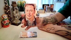 Leia mais sobre o artigo Y a t-il un 🐍 dans l’avion ✈️ ? #voyance #tarot 🔮