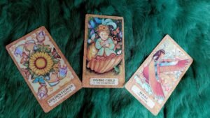 Leia mais sobre o artigo 🦚 PHƯỚC LÀNH TUYỆT MỸ NÀO ĐANG ĐẾN VỚI BẠN TRONG 3 THÁNG TỚI? @EvelynTarot