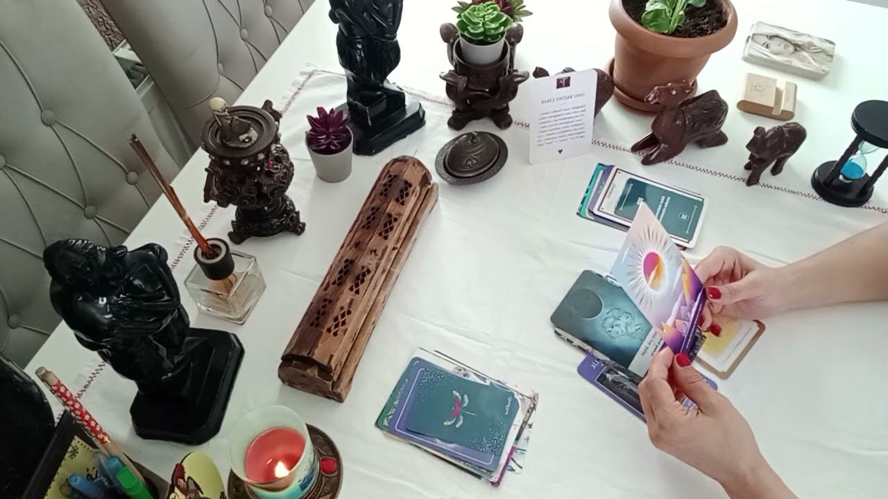 No momento, você está visualizando Aklınızdaki kişinin💫bilinç altı okuması/bilinç altında size dair neler geçirmiş #tarot#yeni#açılımı