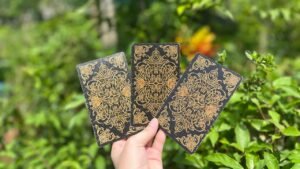 Leia mais sobre o artigo Bonus video – Chọn 1 lá bài: Thông điệp ngắn bạn cần nghe lúc này